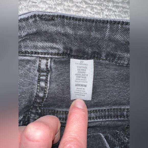 Black distressed h&m jeans - Picture 4 of 9